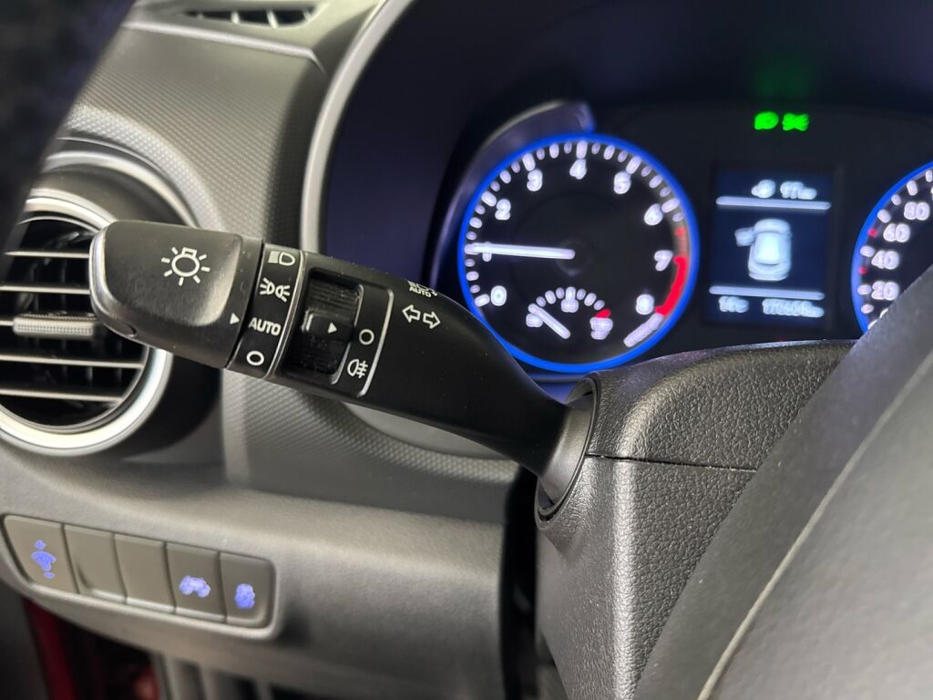 Hyundai KONA 2018 Punainen