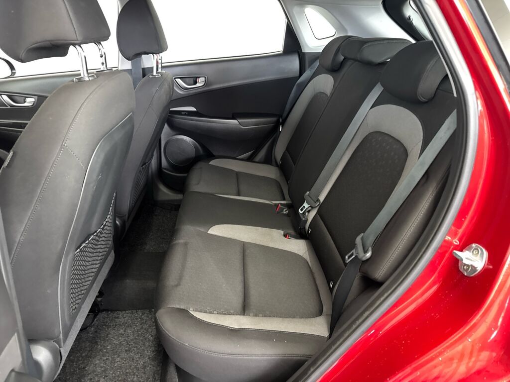 Hyundai KONA 2018 Punainen