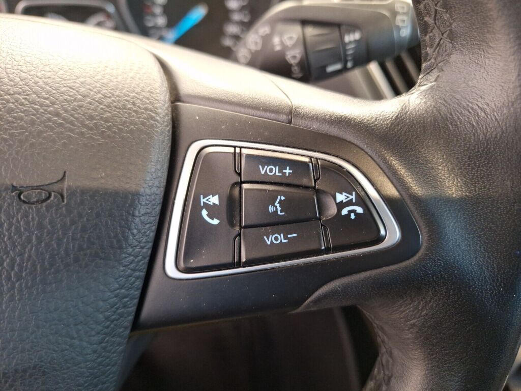 Ford C-Max 2017 Punainen