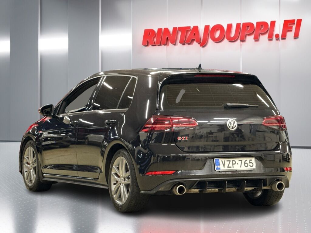 Volkswagen Golf 2018 Musta