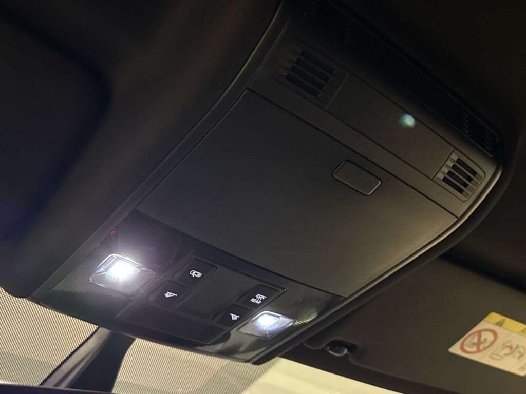 Volkswagen Golf 2018 Musta