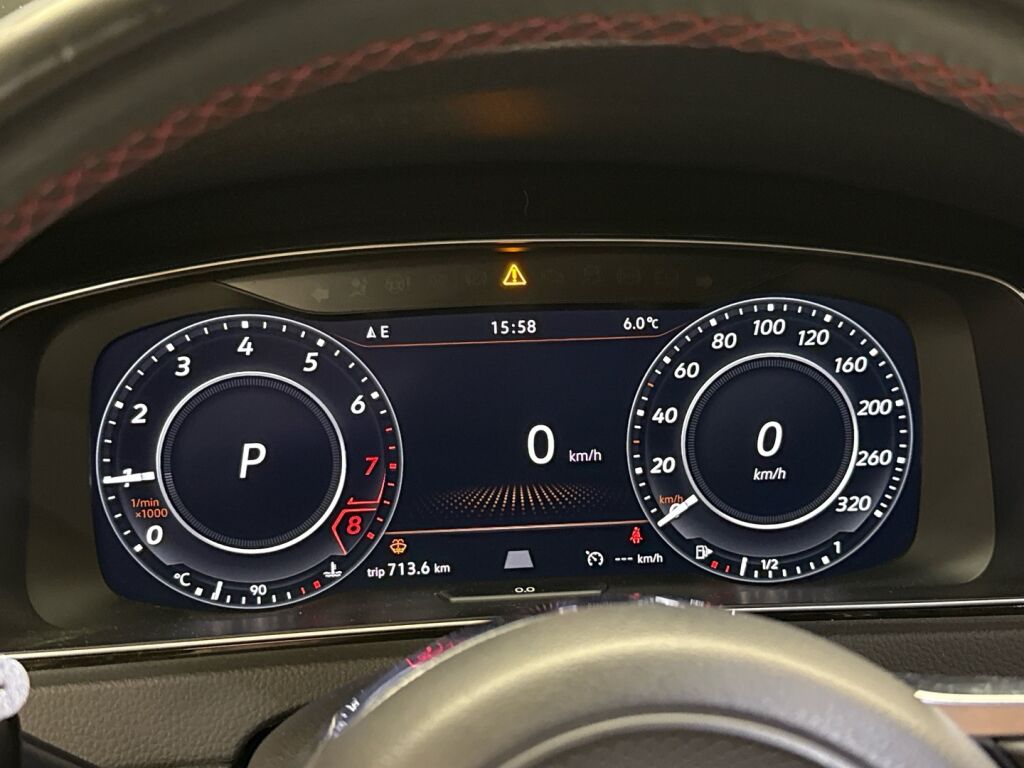 Volkswagen Golf 2018 Musta