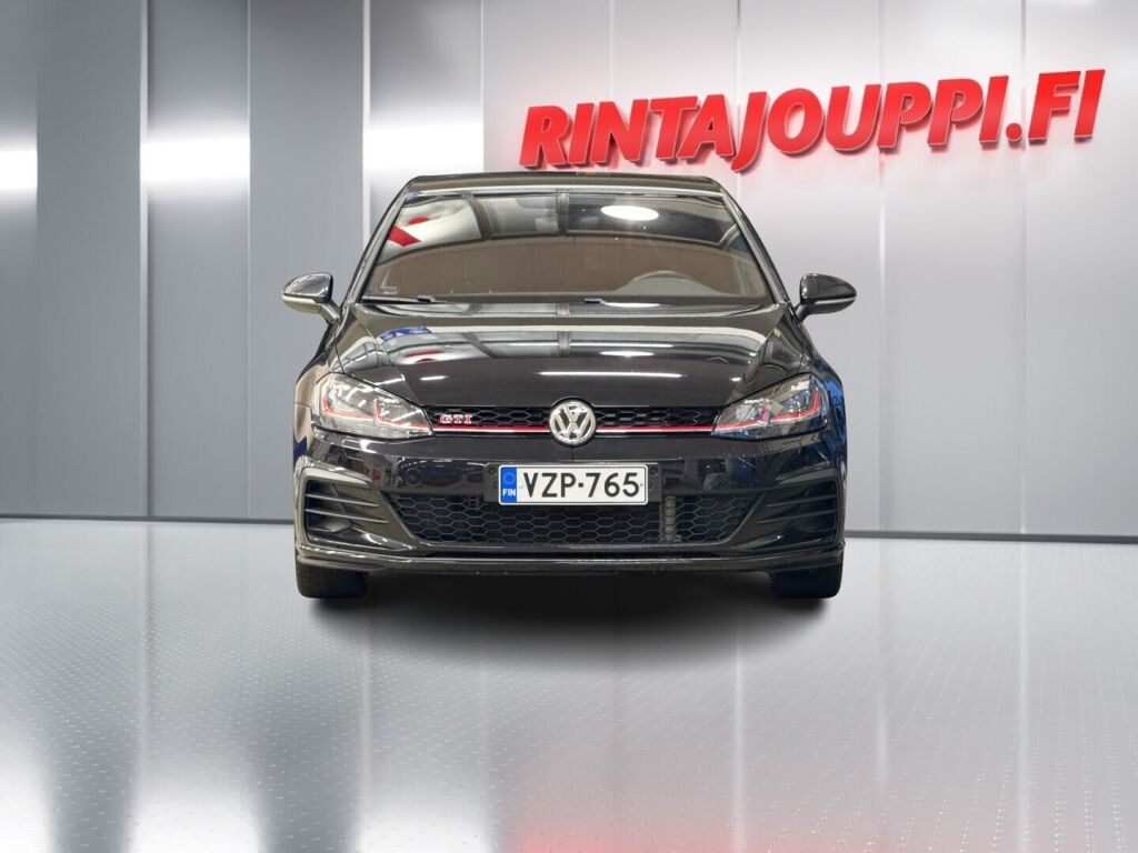 Volkswagen Golf 2018 Musta