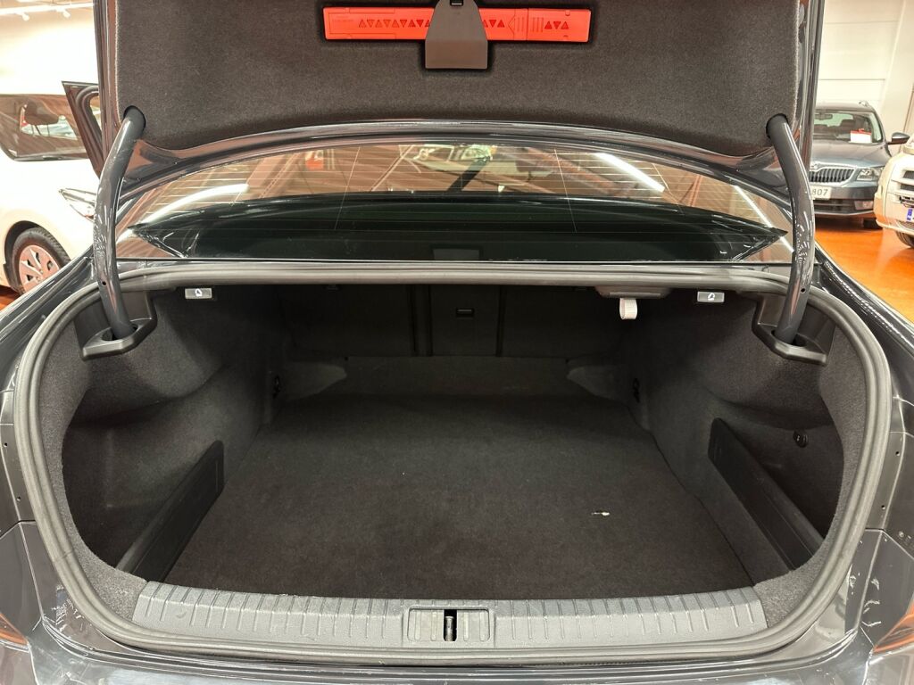 Volkswagen Passat 2018 Harmaa