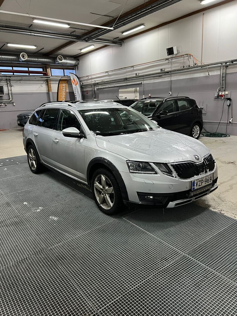 Skoda Octavia 2018 Harmaa