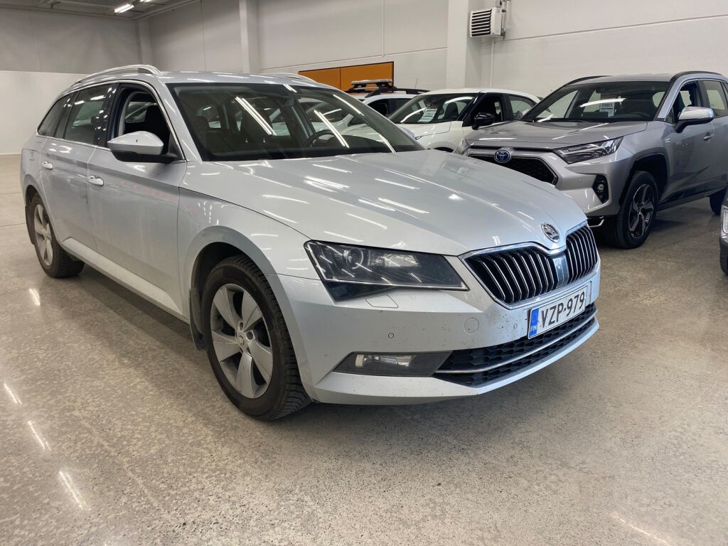 Skoda Superb 2017 Harmaa
