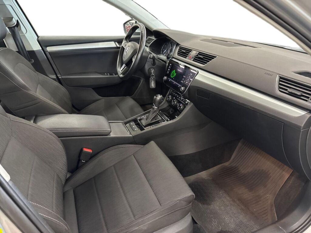 Skoda Superb 2017 Harmaa
