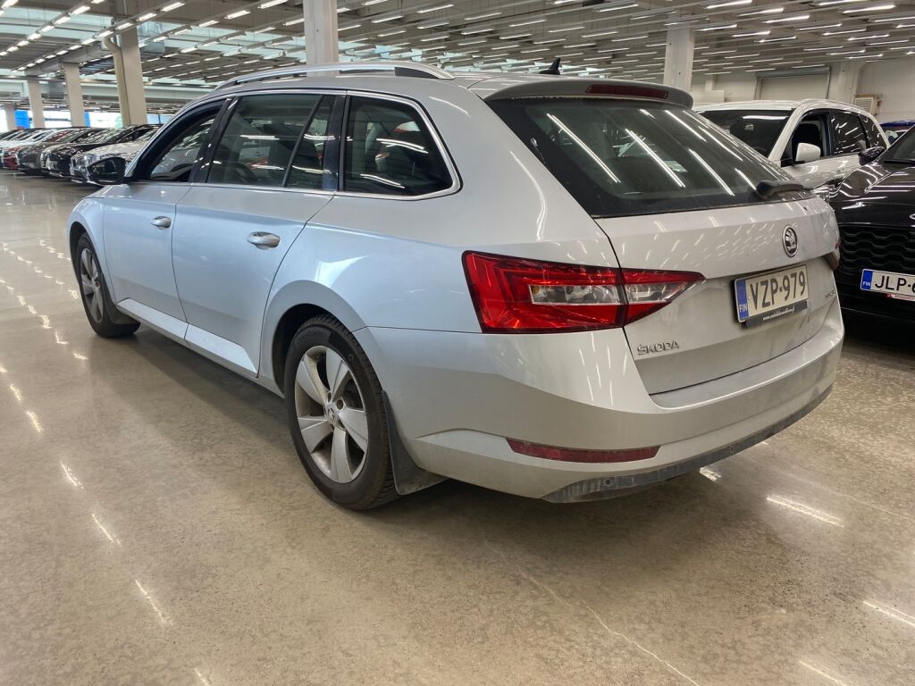 Skoda Superb 2017 Harmaa
