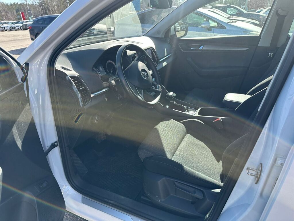 Skoda Karoq 2018 Valkoinen