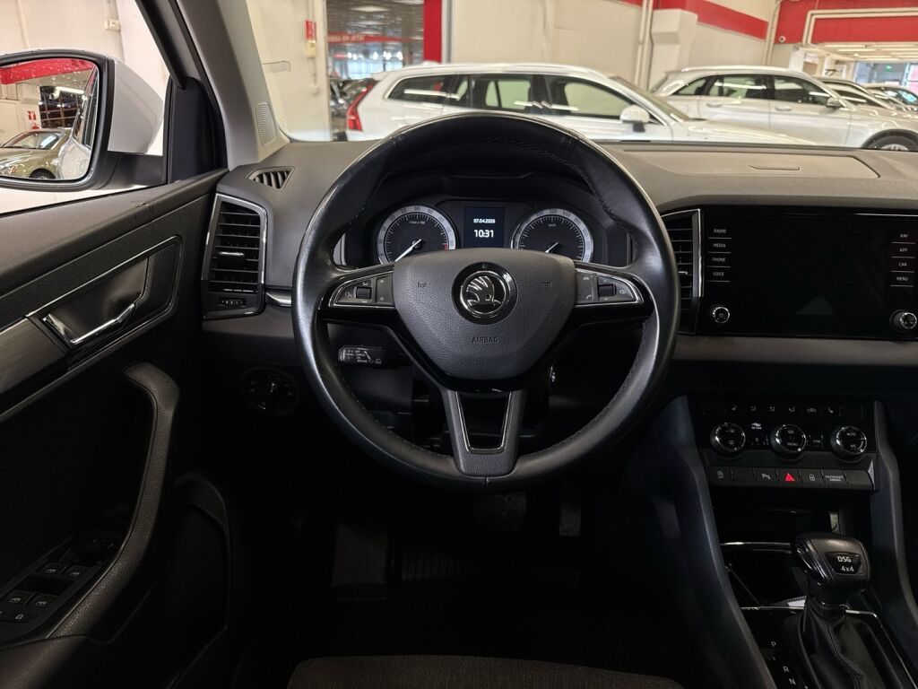 Skoda Karoq 2018 Valkoinen