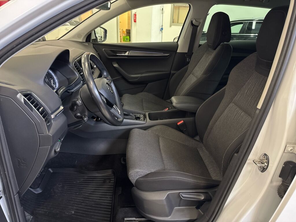 Skoda Karoq 2018 Valkoinen