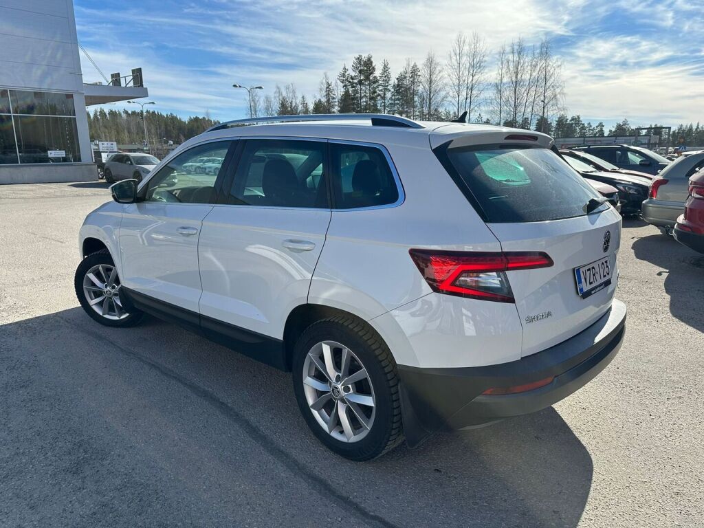 Skoda Karoq 2018 Valkoinen