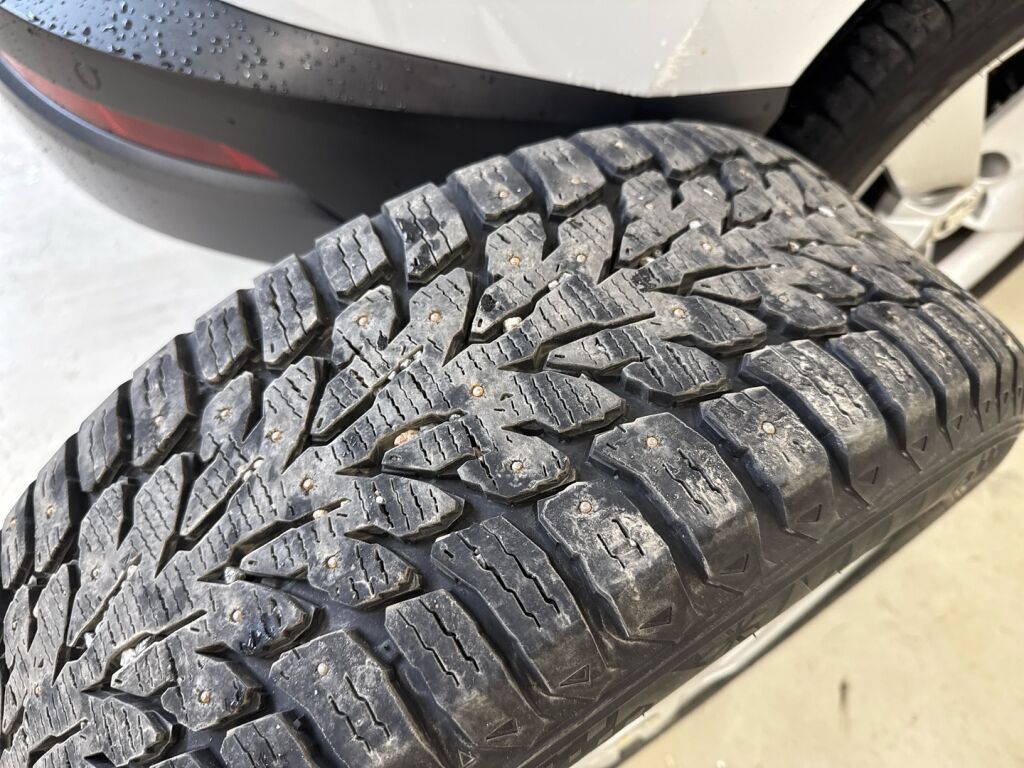 Skoda Karoq 2018 Valkoinen