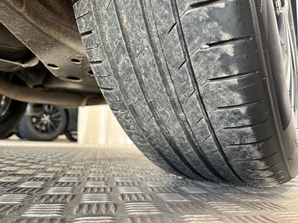 Nissan Qashqai 2017 Met. Punainen