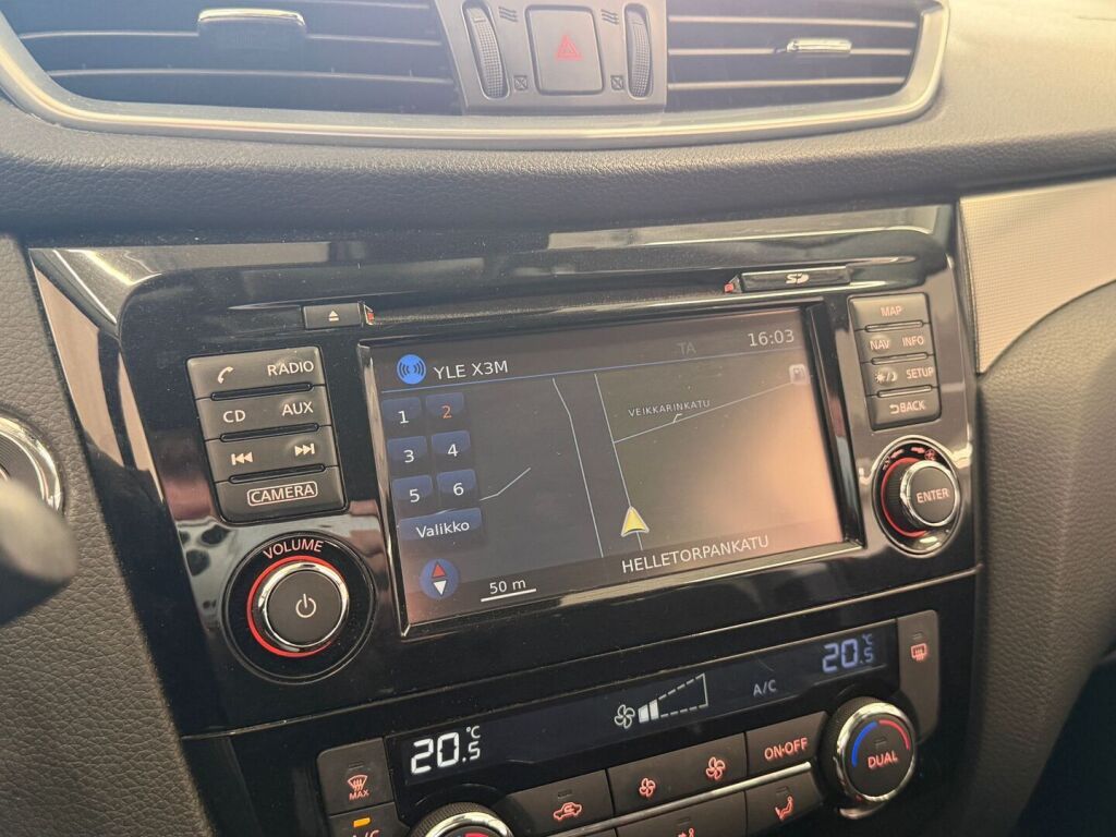 Nissan Qashqai 2017 Met. Punainen