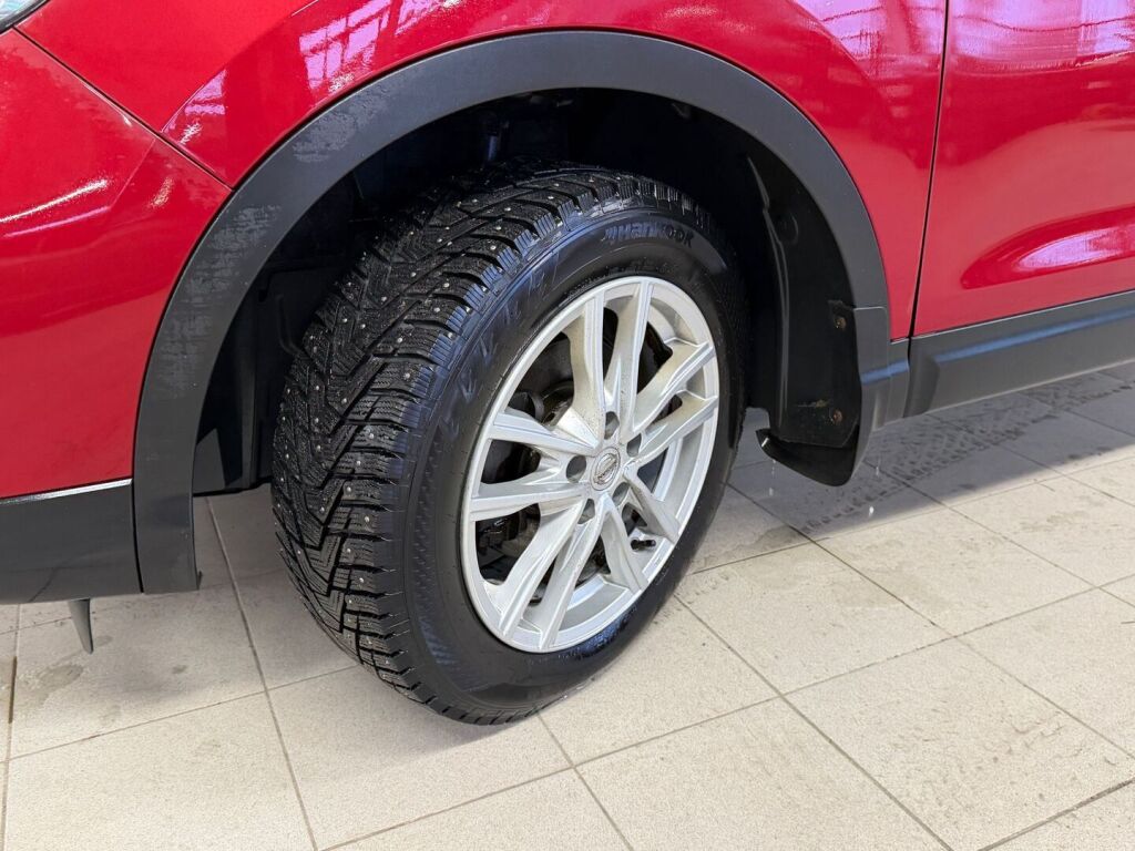 Nissan Qashqai 2017 Punainen