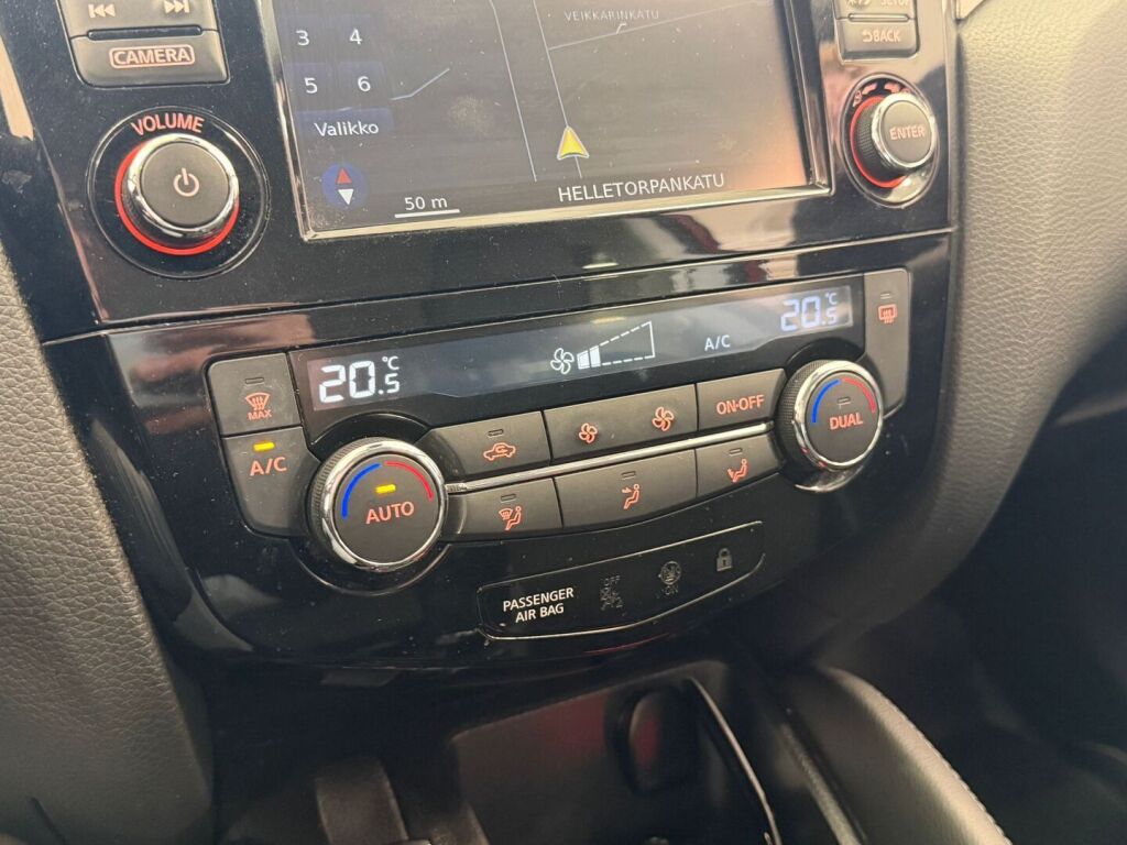 Nissan Qashqai 2017 Met. Punainen