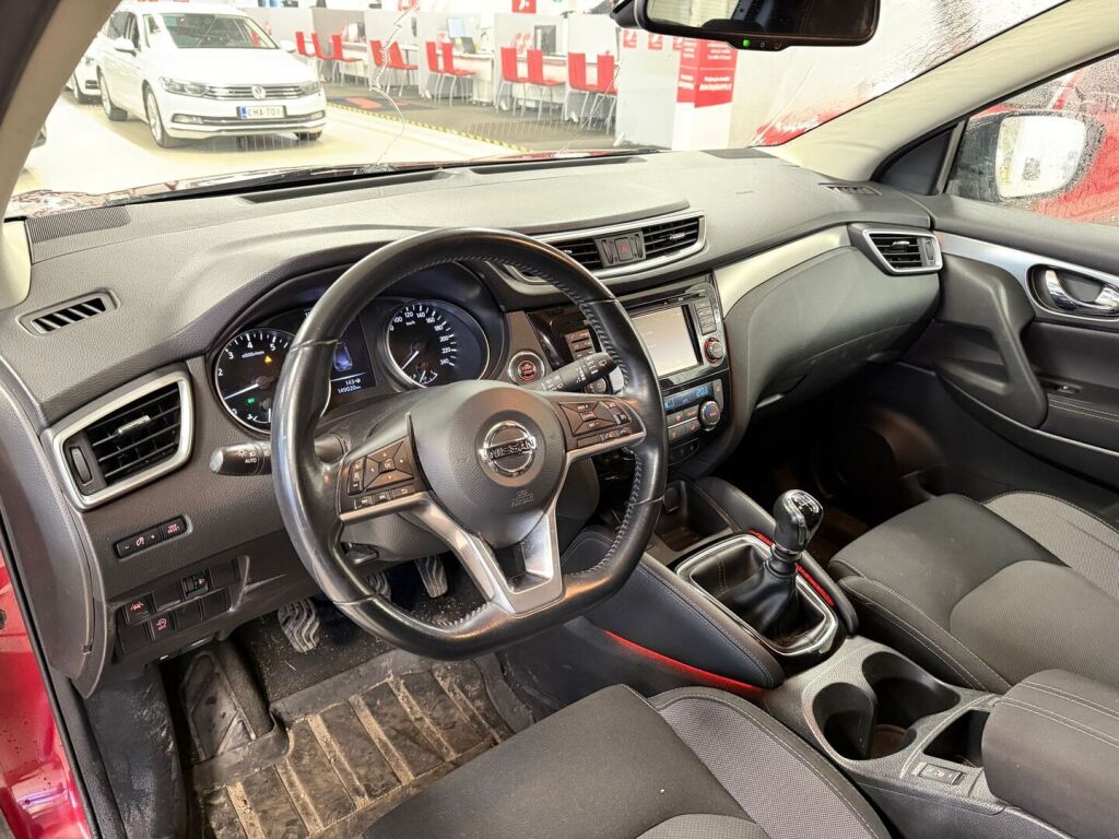 Nissan Qashqai 2017 Punainen