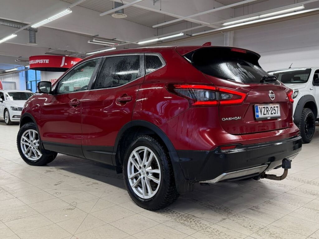 Nissan Qashqai 2017 Punainen