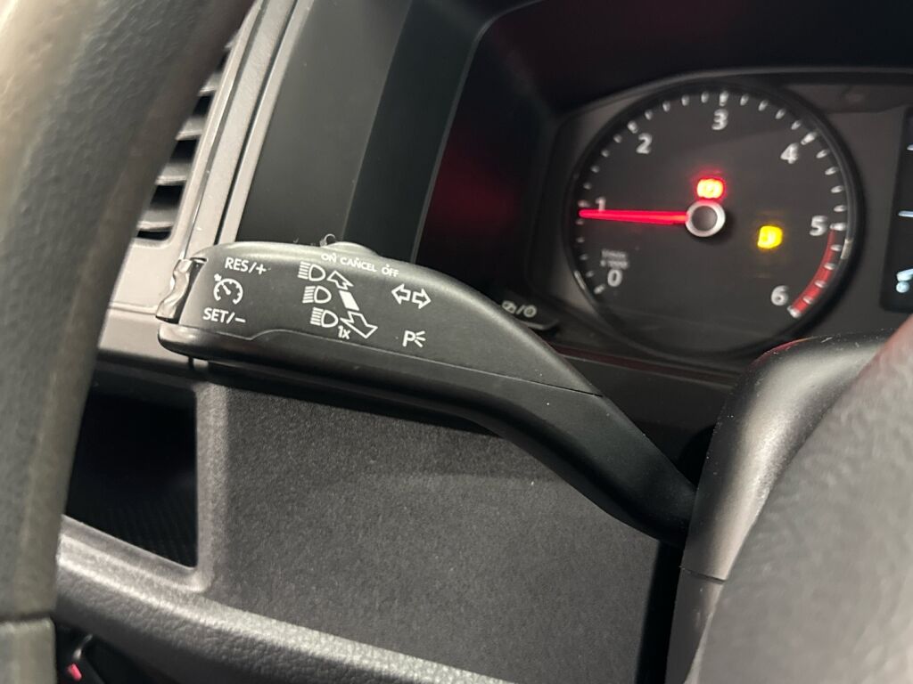 Volkswagen Transporter 2018 Valkoinen