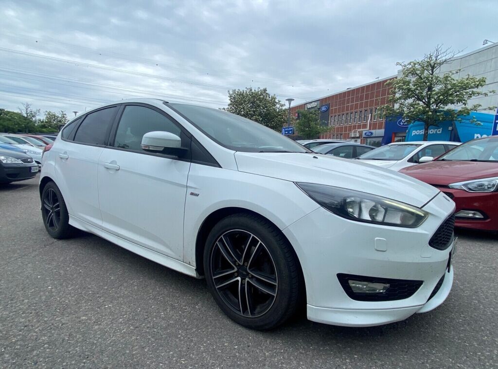 Ford Focus 2018 Valkoinen