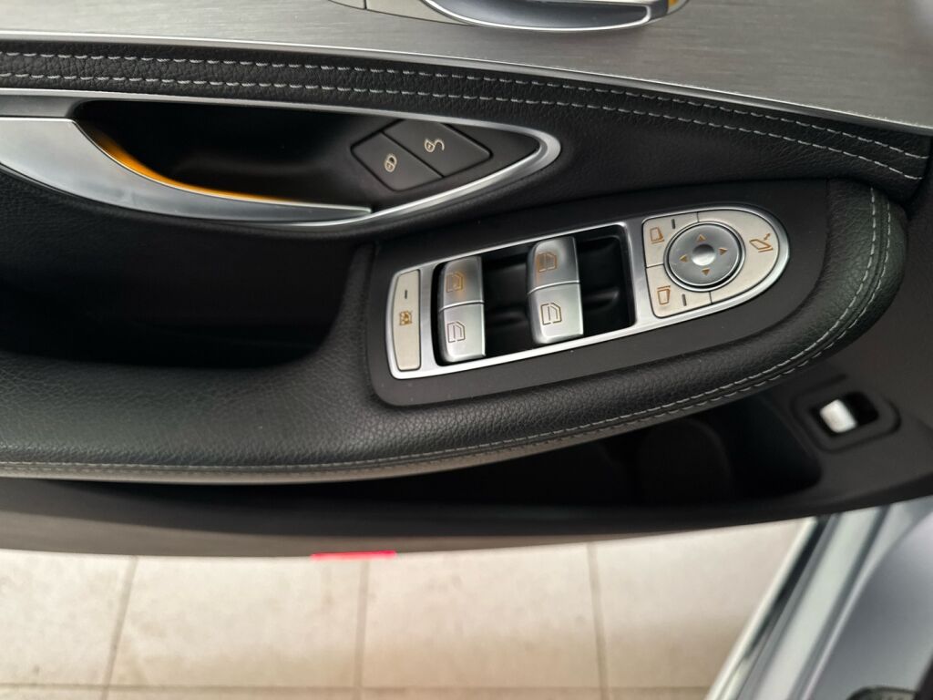 Mercedes-Benz C 2015 Sininen