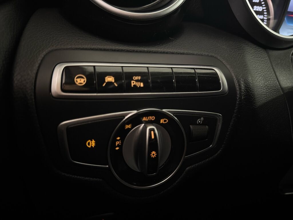 Mercedes-Benz C 2015 Sininen