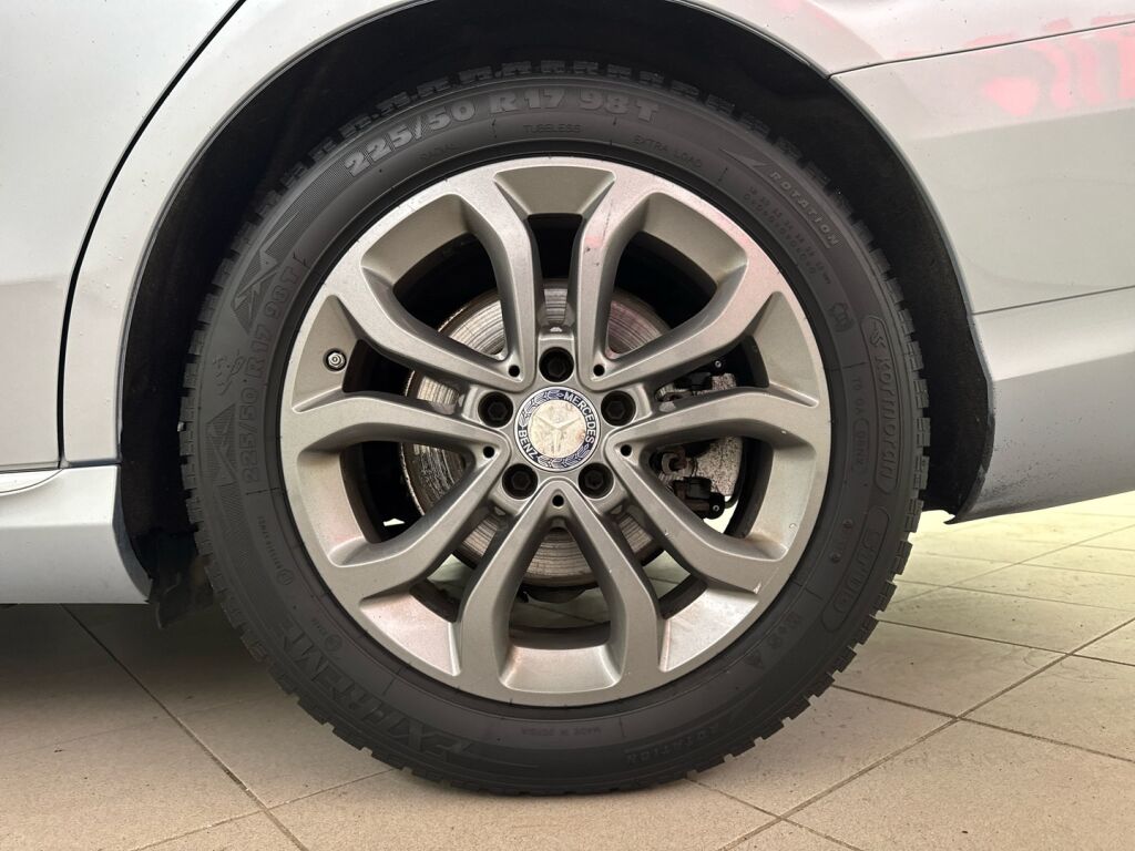 Mercedes-Benz C 2015 Sininen