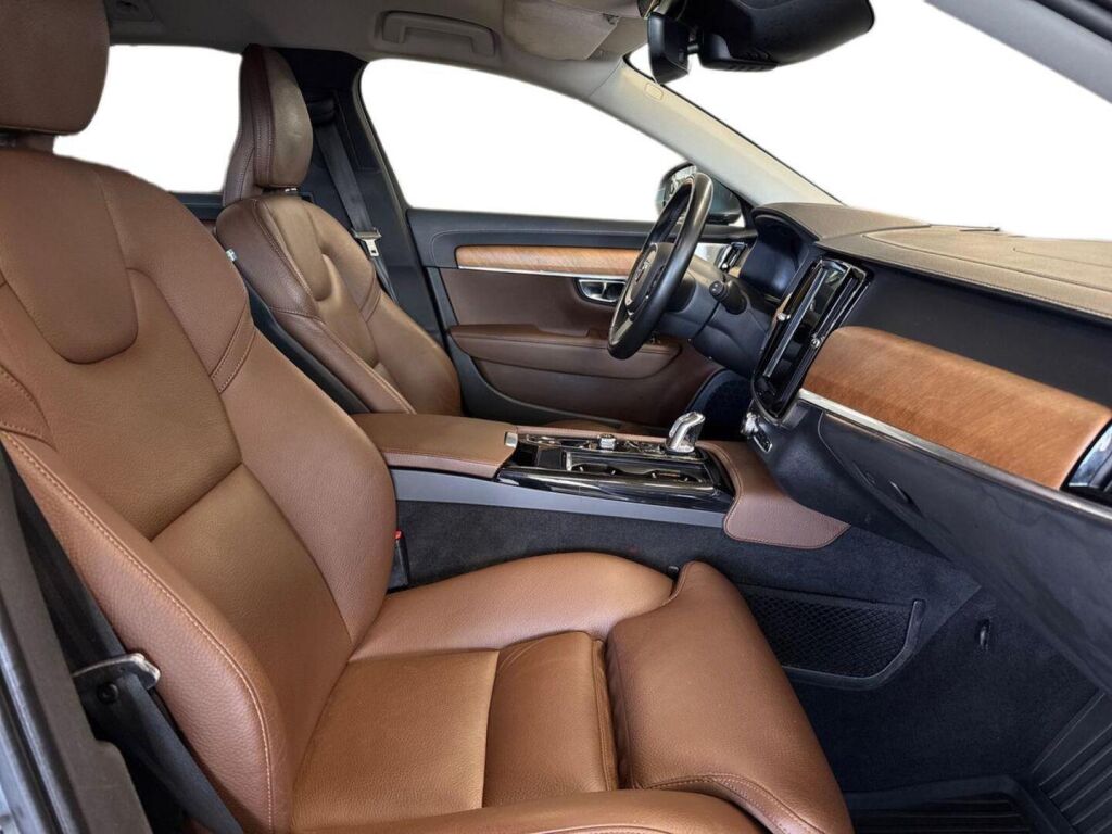 Volvo V90 2018 Harmaa