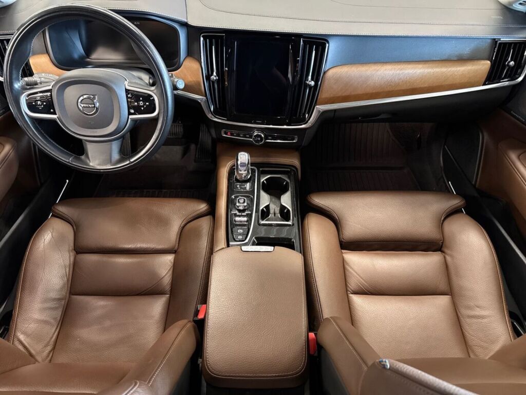 Volvo V90 2018 Harmaa