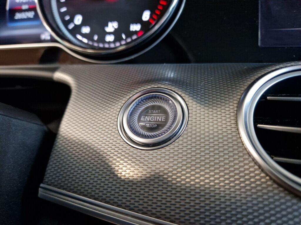 Mercedes-Benz E 2018 Valkoinen