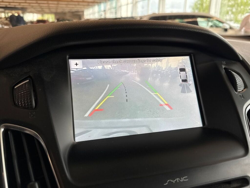Ford Focus 2018 Valkoinen