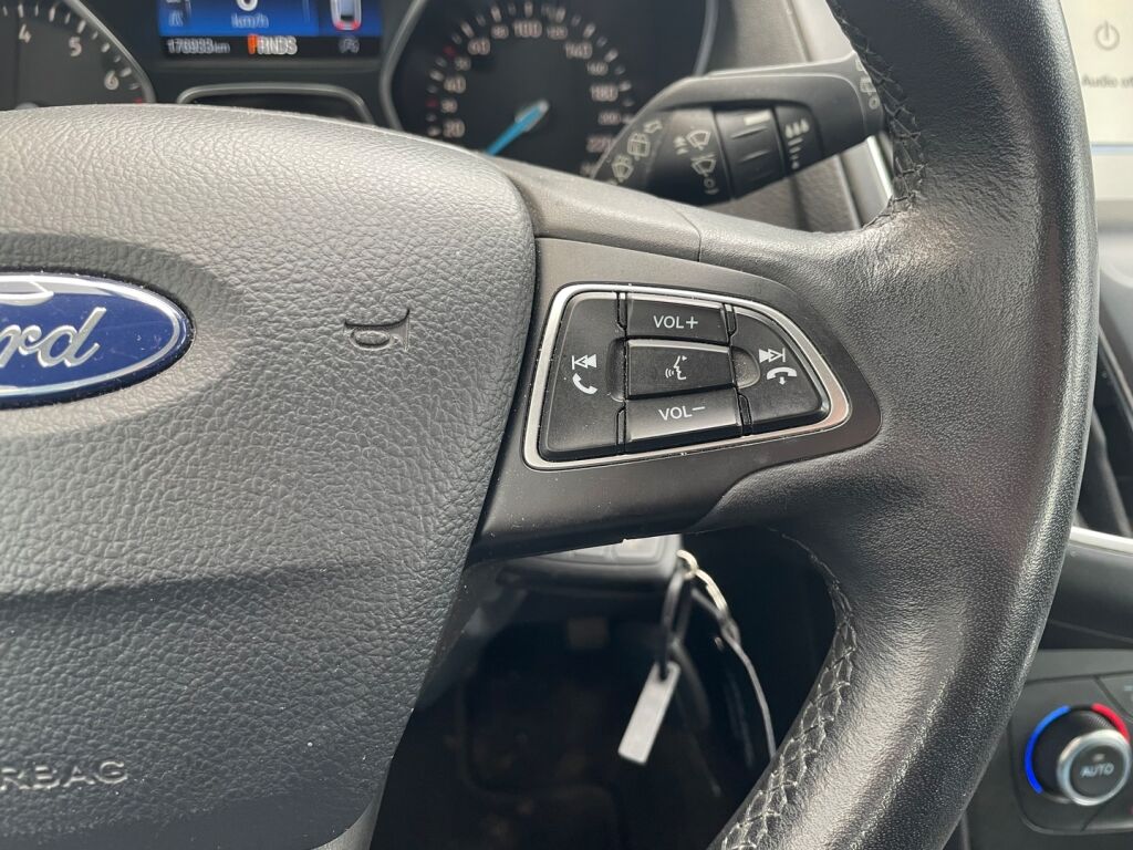 Ford Focus 2018 Valkoinen