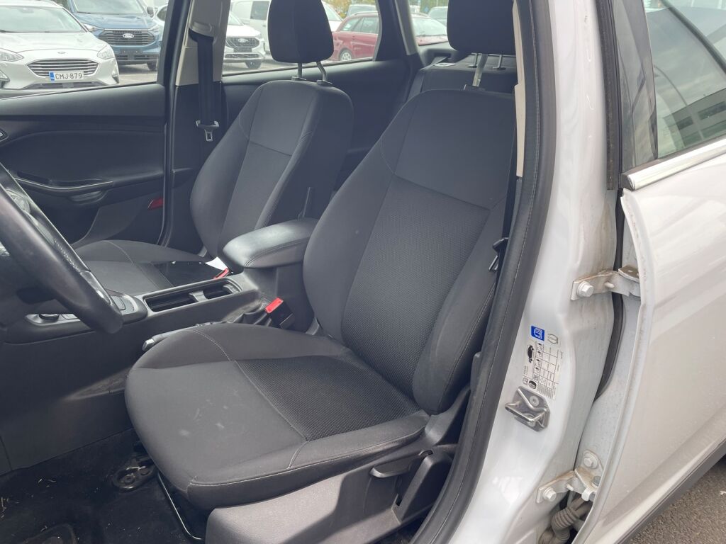 Ford Focus 2018 Valkoinen