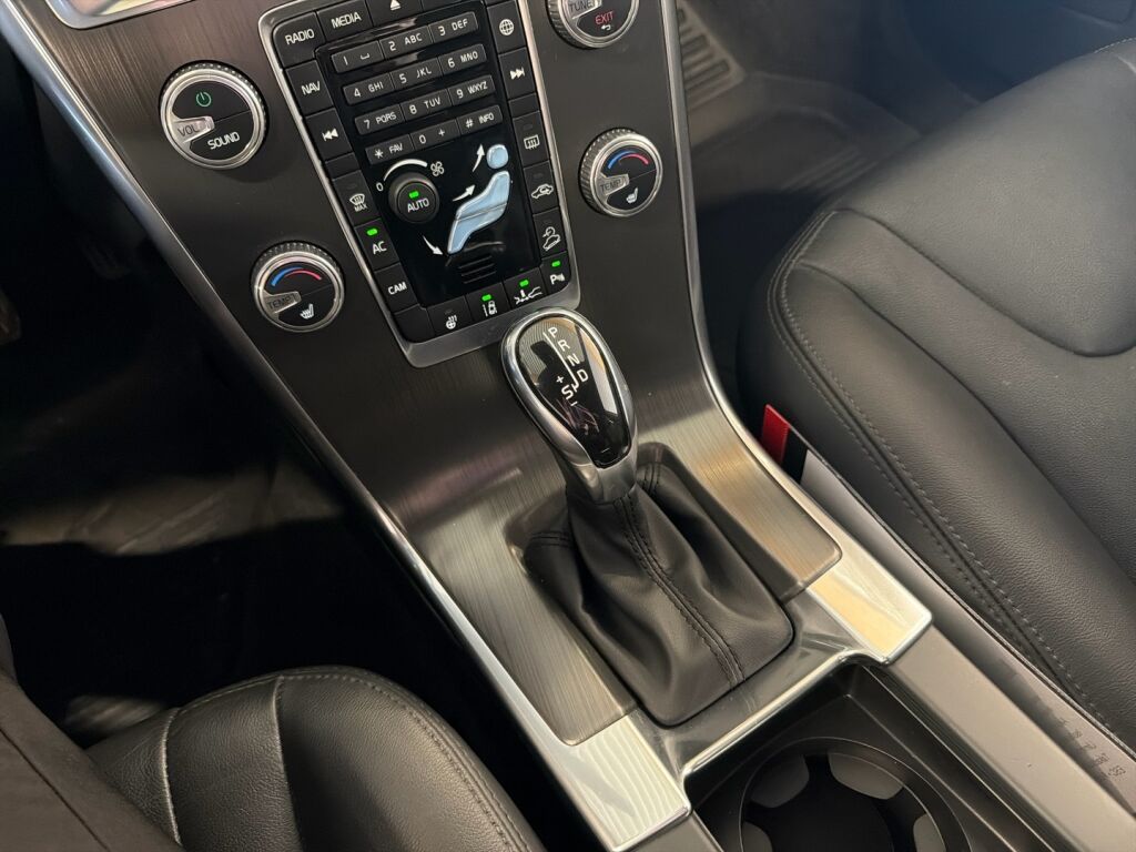 Volvo XC60 2015 Valkoinen