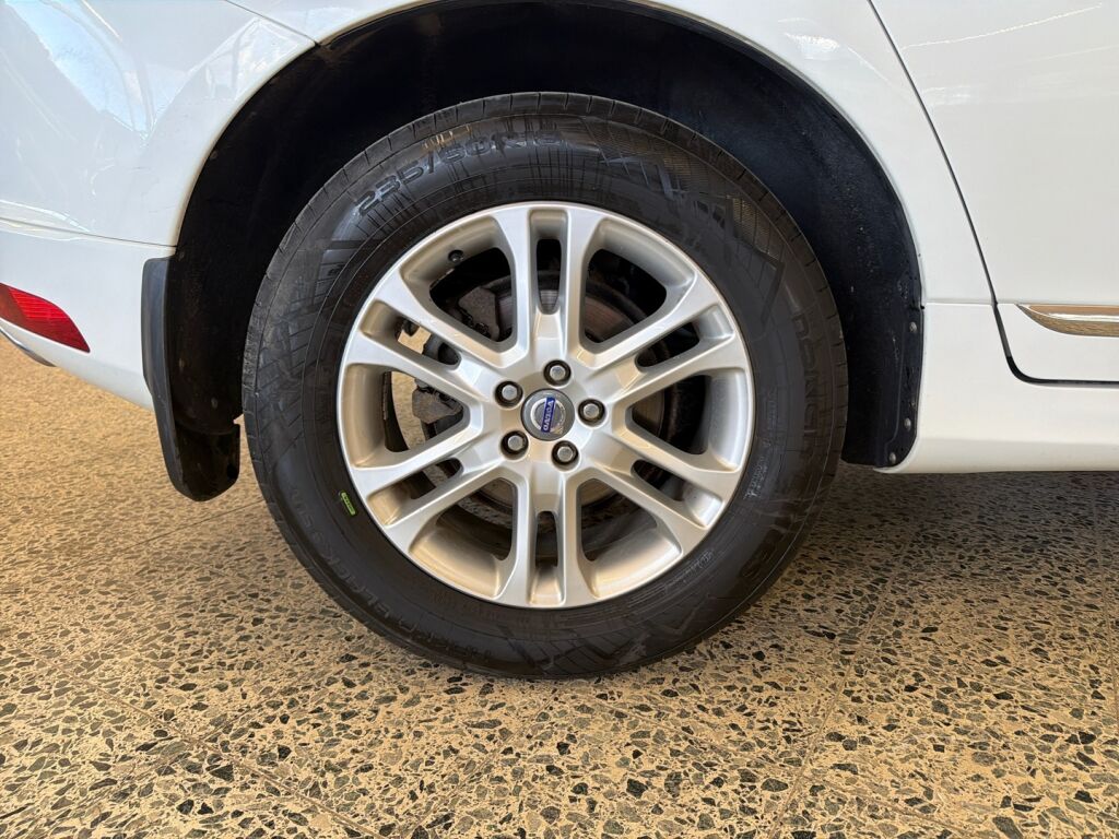 Volvo XC60 2015 Valkoinen