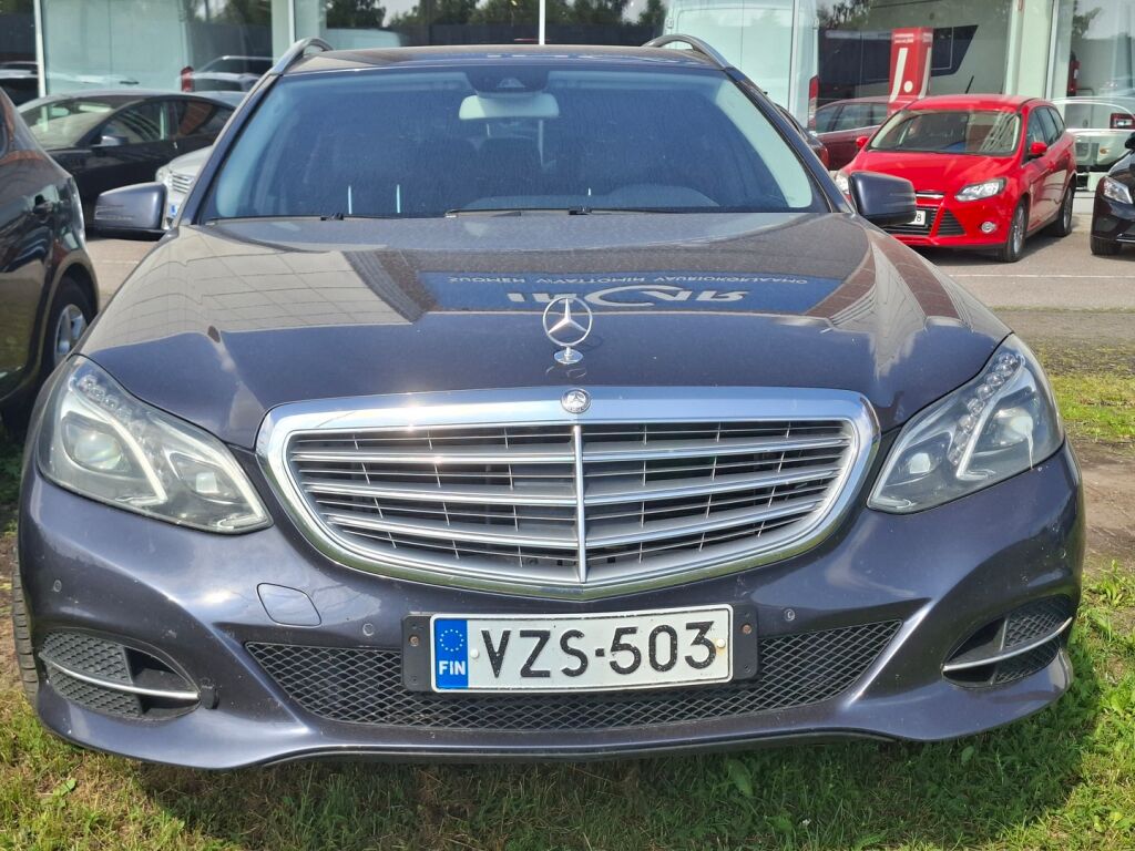 Mercedes-Benz E 2013 Sininen