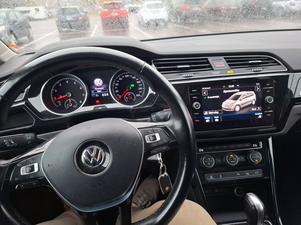 Volkswagen Touran 2018 Sininen
