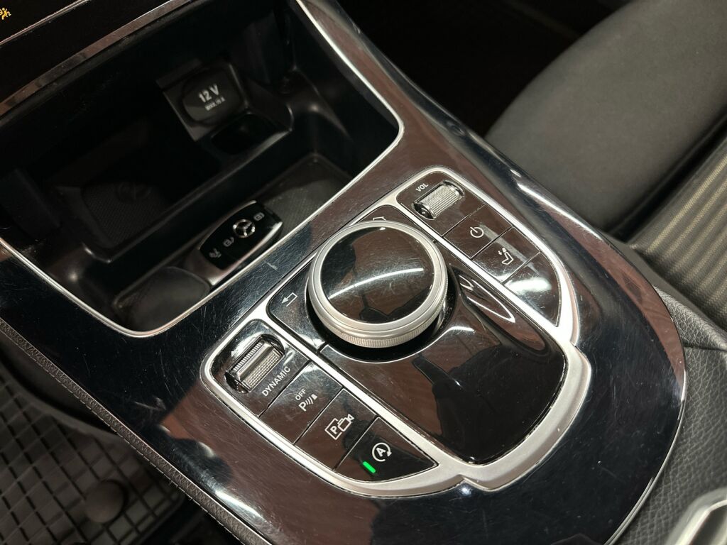 Mercedes-Benz E 2018 Punainen