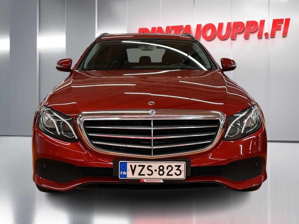 Mercedes-Benz E 2018 Punainen