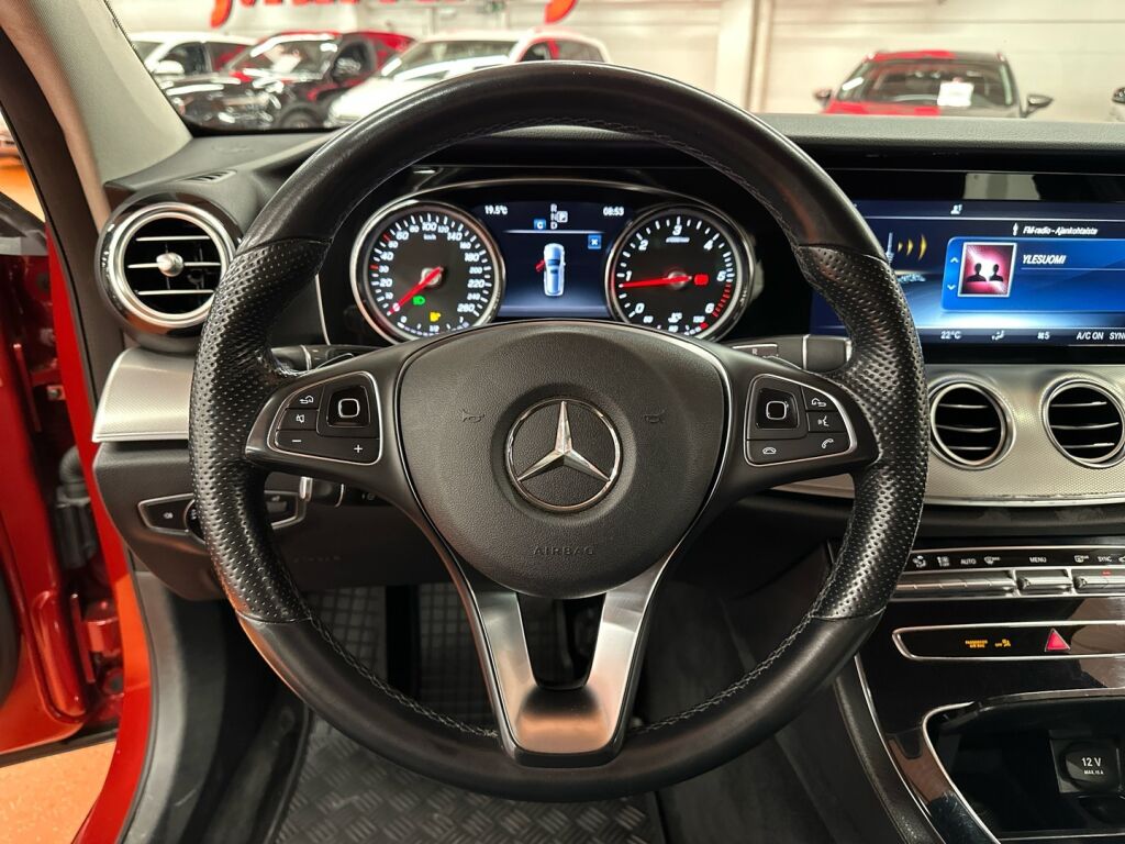 Mercedes-Benz E 2018 Punainen