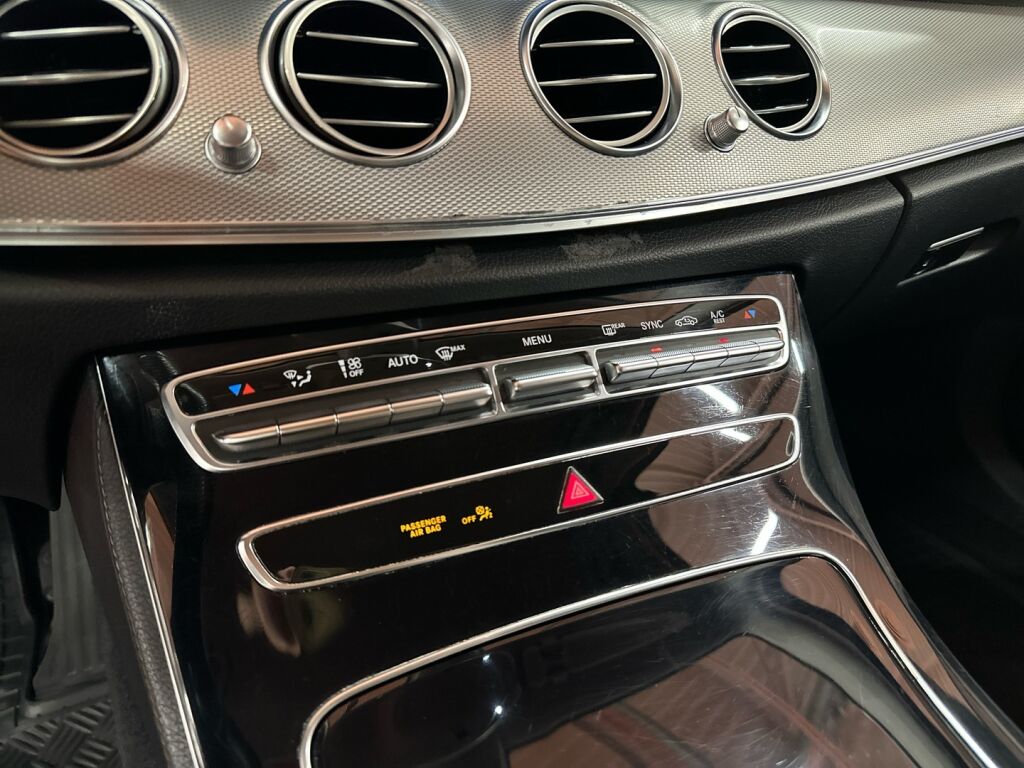 Mercedes-Benz E 2018 Punainen