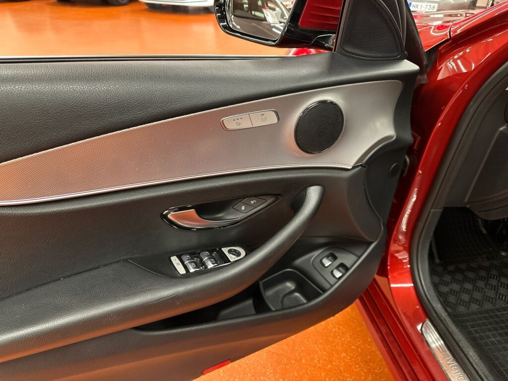 Mercedes-Benz E 2018 Punainen
