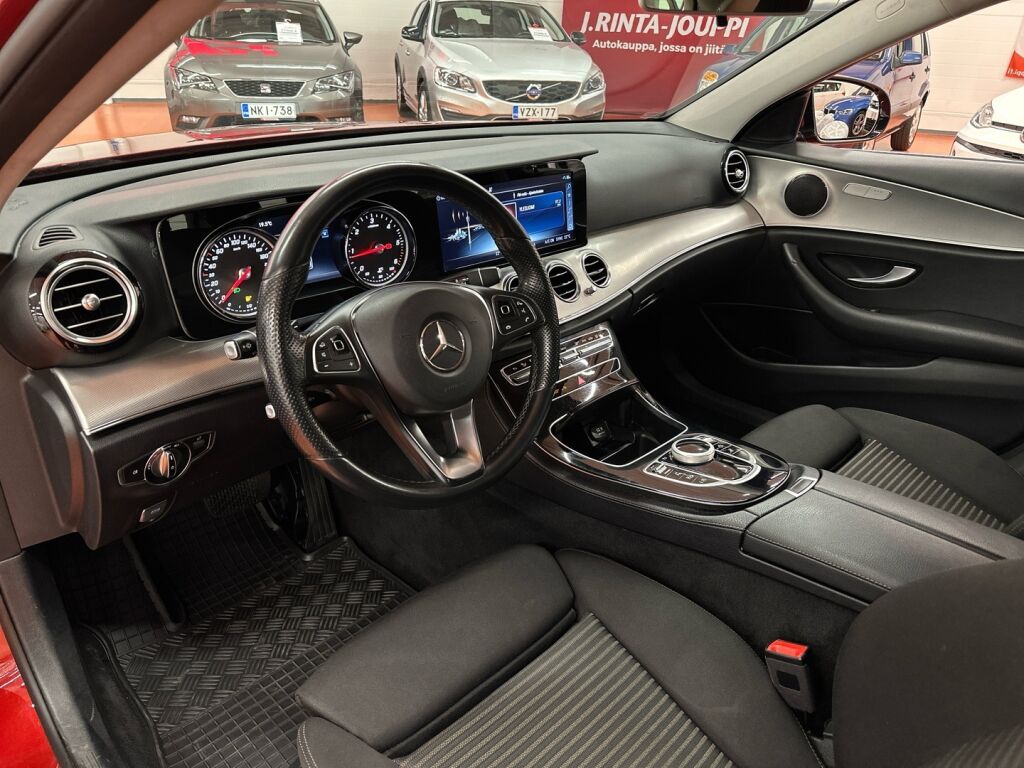 Mercedes-Benz E 2018 Punainen