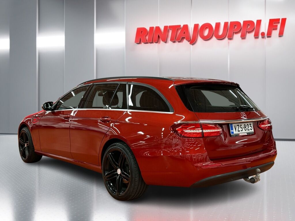 Mercedes-Benz E 2018 Punainen
