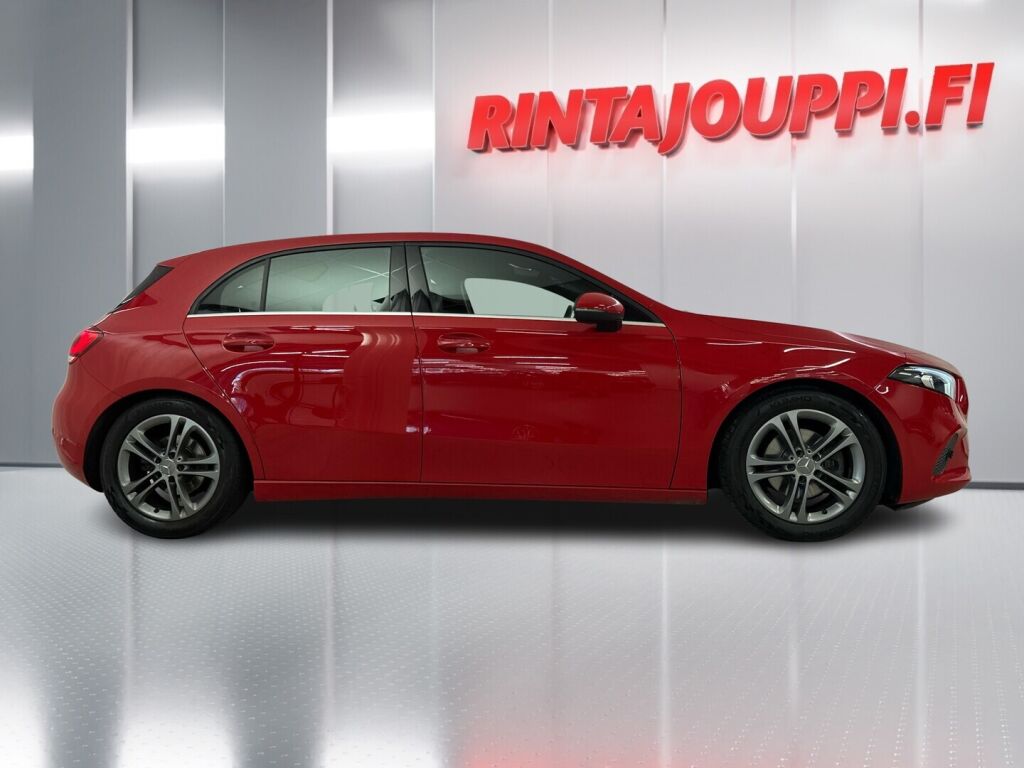 Mercedes-Benz A 2018 Punainen