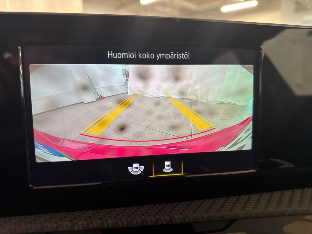 Mercedes-Benz A 2018 Punainen