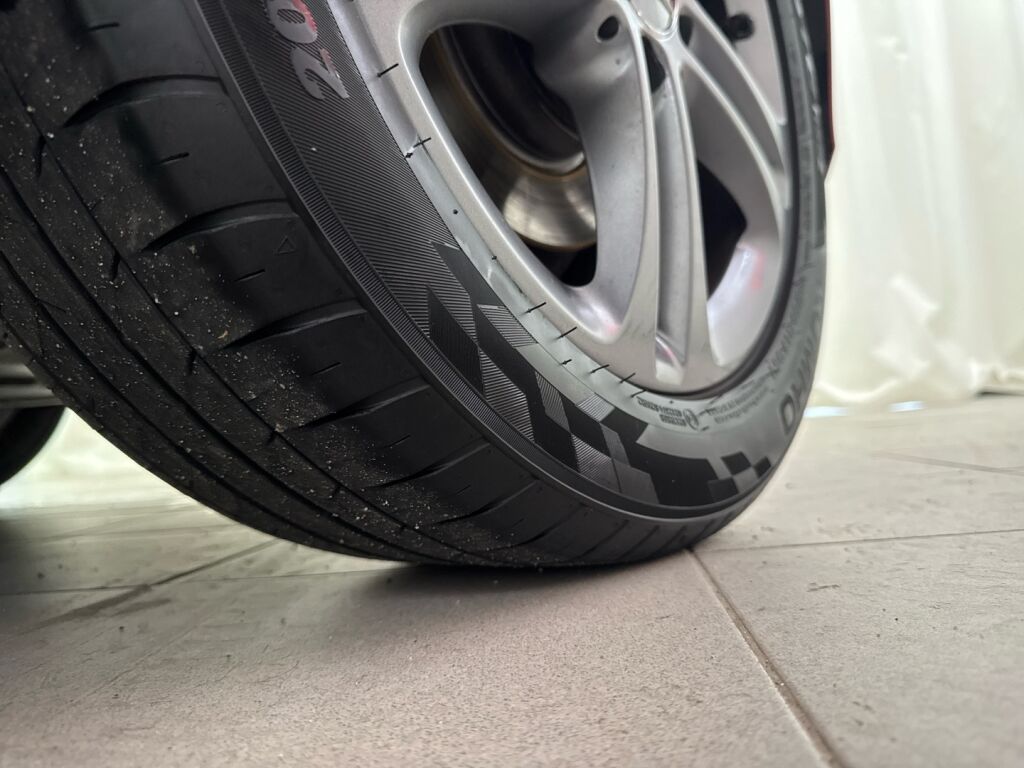 Mercedes-Benz A 2018 Punainen