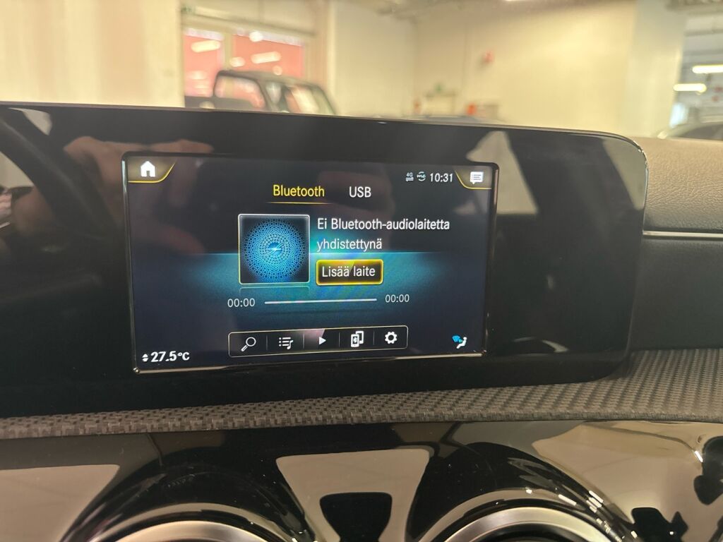 Mercedes-Benz A 2018 Punainen