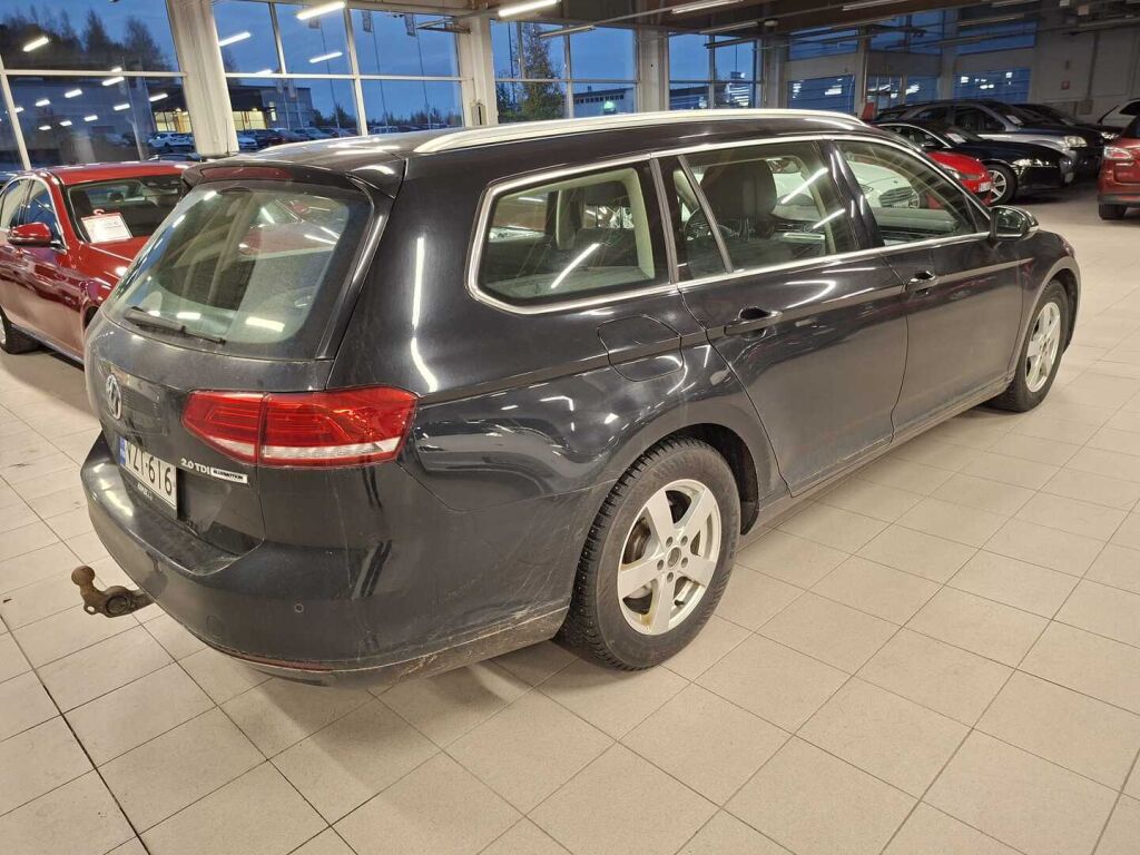 Volkswagen Passat 2015 Musta